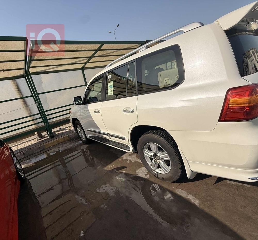 تويوتا لاندكروزر